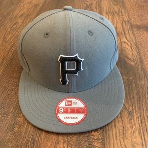 Gry/Blk Pittsburgh Pirates New era SnapBack NEW